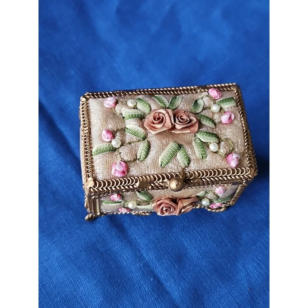 Hollywood Regency Trinket Box Footed Twist Gold Ribbon Embroidery Shabby Chic‎